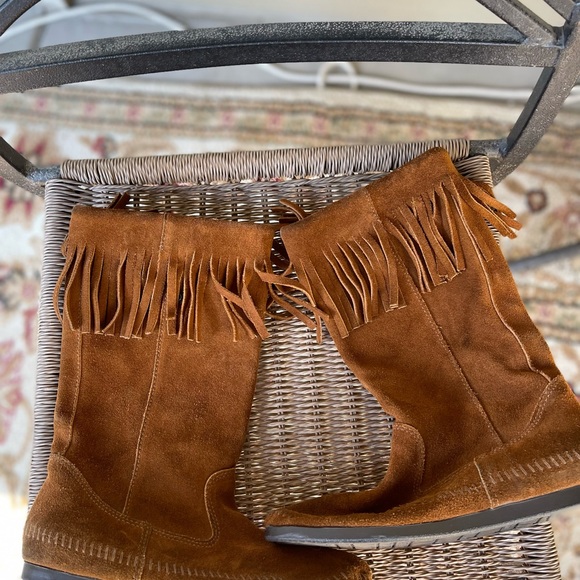 Minnetonka brown fringe suede mid calf boots vintage 90’s size 8.5 used - Picture 1 of 9